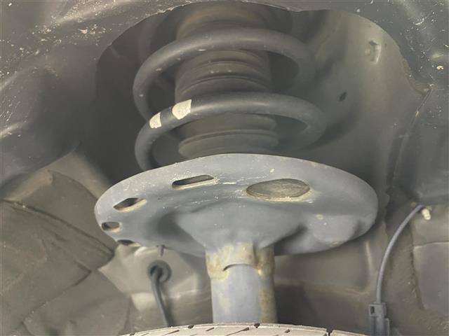 エスクァイア Ｇｉ　プレミアムパッケージ　ブラックテーラード　純正１０インチナビ　両側電動スライドドア　純正前後ドライブレコーダー　衝突軽減ブレーキ　レーンキープアシスト　クルーズコントロール　シートヒーター　ハーフレザーシート　ビルトインＥＴＣ　ＬＥＤ　フォグ（22枚目）