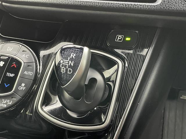 エスクァイア Ｇｉ　プレミアムパッケージ　ブラックテーラード　純正１０インチナビ　両側電動スライドドア　純正前後ドライブレコーダー　衝突軽減ブレーキ　レーンキープアシスト　クルーズコントロール　シートヒーター　ハーフレザーシート　ビルトインＥＴＣ　ＬＥＤ　フォグ（36枚目）