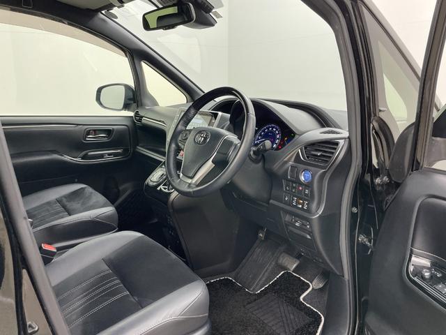 エスクァイア Ｇｉ　プレミアムパッケージ　ブラックテーラード　純正１０インチナビ　両側電動スライドドア　純正前後ドライブレコーダー　衝突軽減ブレーキ　レーンキープアシスト　クルーズコントロール　シートヒーター　ハーフレザーシート　ビルトインＥＴＣ　ＬＥＤ　フォグ（51枚目）