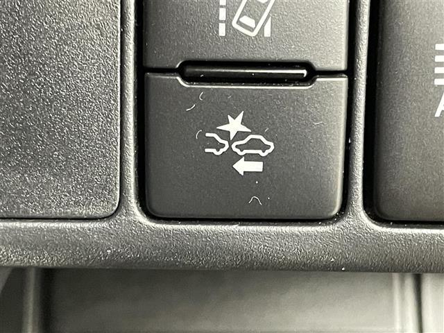 アクア S スタイルブラック 純正ナビ バックカメラ ETC トヨタセーフティーセンス プリクラッシュセーフティ レーンキープアシスト オートマチックハイビーム フロアマット オートエアコン オートライト フォグ スマートキー(5枚目)