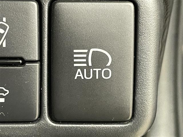 アクア S スタイルブラック 純正ナビ バックカメラ ETC トヨタセーフティーセンス プリクラッシュセーフティ レーンキープアシスト オートマチックハイビーム フロアマット オートエアコン オートライト フォグ スマートキー(6枚目)