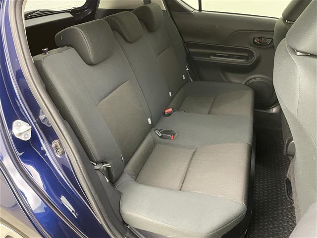 アクア S スタイルブラック 純正ナビ バックカメラ ETC トヨタセーフティーセンス プリクラッシュセーフティ レーンキープアシスト オートマチックハイビーム フロアマット オートエアコン オートライト フォグ スマートキー(9枚目)