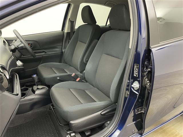 アクア S スタイルブラック 純正ナビ バックカメラ ETC トヨタセーフティーセンス プリクラッシュセーフティ レーンキープアシスト オートマチックハイビーム フロアマット オートエアコン オートライト フォグ スマートキー(11枚目)