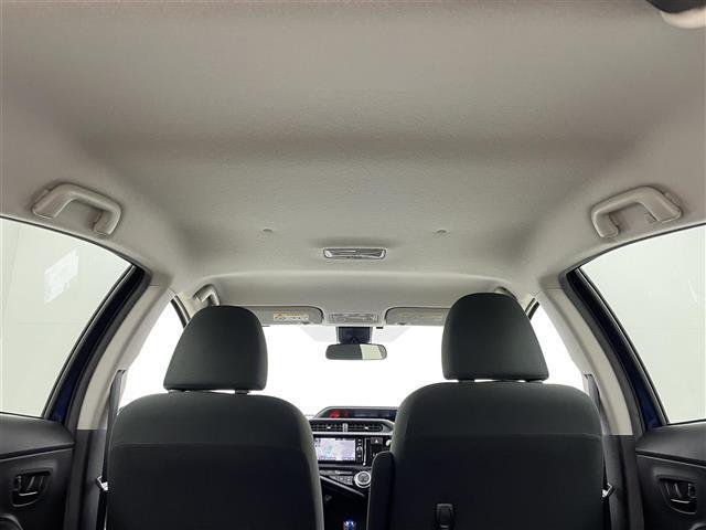 アクア S スタイルブラック 純正ナビ バックカメラ ETC トヨタセーフティーセンス プリクラッシュセーフティ レーンキープアシスト オートマチックハイビーム フロアマット オートエアコン オートライト フォグ スマートキー(13枚目)