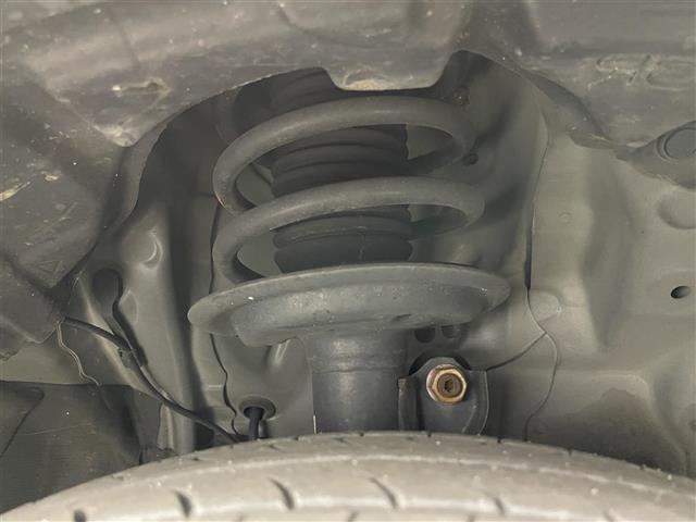 アクア S スタイルブラック 純正ナビ バックカメラ ETC トヨタセーフティーセンス プリクラッシュセーフティ レーンキープアシスト オートマチックハイビーム フロアマット オートエアコン オートライト フォグ スマートキー(22枚目)