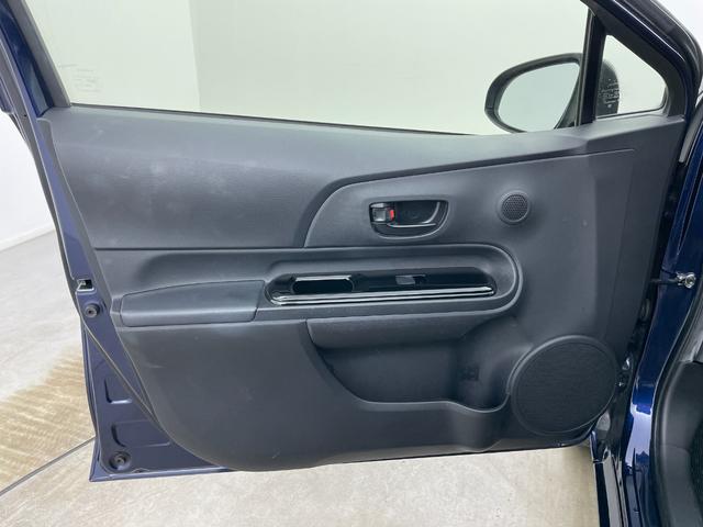 アクア S スタイルブラック 純正ナビ バックカメラ ETC トヨタセーフティーセンス プリクラッシュセーフティ レーンキープアシスト オートマチックハイビーム フロアマット オートエアコン オートライト フォグ スマートキー(49枚目)