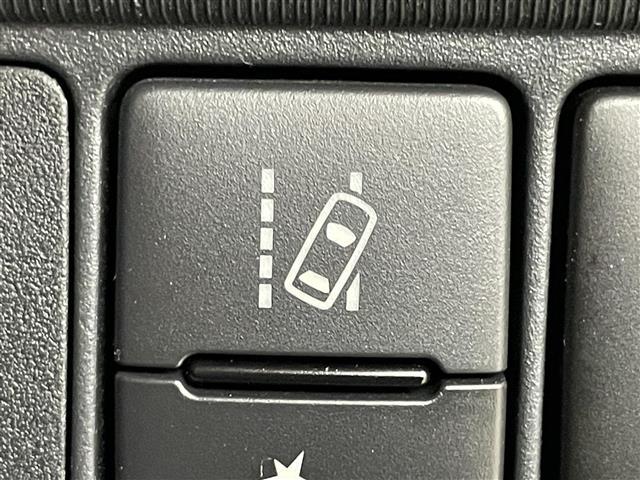 アクア S スタイルブラック 純正SDナビ バックカメラ プッシュスタート スマートキー ビルトインETC アイドリングストップ LEDヘッドライト トヨタセーフティセンス 衝突軽減ブレーキ レーンキープアシスト 横滑り防止装置(6枚目)