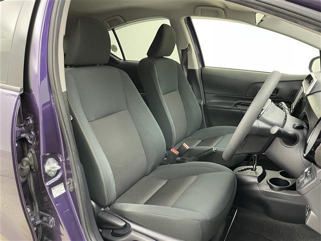 アクア S スタイルブラック 純正SDナビ バックカメラ プッシュスタート スマートキー ビルトインETC アイドリングストップ LEDヘッドライト トヨタセーフティセンス 衝突軽減ブレーキ レーンキープアシスト 横滑り防止装置(8枚目)