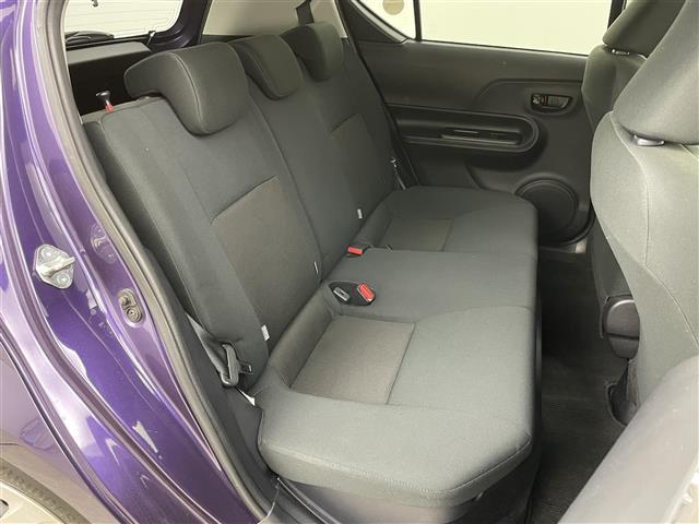 アクア S スタイルブラック 純正SDナビ バックカメラ プッシュスタート スマートキー ビルトインETC アイドリングストップ LEDヘッドライト トヨタセーフティセンス 衝突軽減ブレーキ レーンキープアシスト 横滑り防止装置(9枚目)