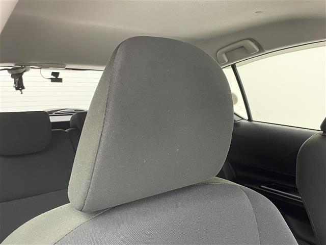 アクア S スタイルブラック 純正SDナビ バックカメラ プッシュスタート スマートキー ビルトインETC アイドリングストップ LEDヘッドライト トヨタセーフティセンス 衝突軽減ブレーキ レーンキープアシスト 横滑り防止装置(10枚目)