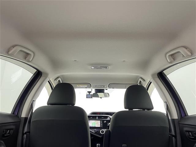 アクア S スタイルブラック 純正SDナビ バックカメラ プッシュスタート スマートキー ビルトインETC アイドリングストップ LEDヘッドライト トヨタセーフティセンス 衝突軽減ブレーキ レーンキープアシスト 横滑り防止装置(13枚目)