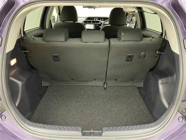 アクア S スタイルブラック 純正SDナビ バックカメラ プッシュスタート スマートキー ビルトインETC アイドリングストップ LEDヘッドライト トヨタセーフティセンス 衝突軽減ブレーキ レーンキープアシスト 横滑り防止装置(14枚目)