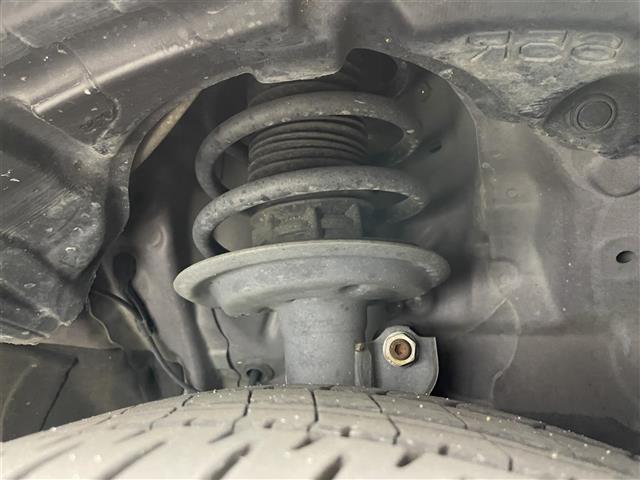 アクア S スタイルブラック 純正SDナビ バックカメラ プッシュスタート スマートキー ビルトインETC アイドリングストップ LEDヘッドライト トヨタセーフティセンス 衝突軽減ブレーキ レーンキープアシスト 横滑り防止装置(22枚目)