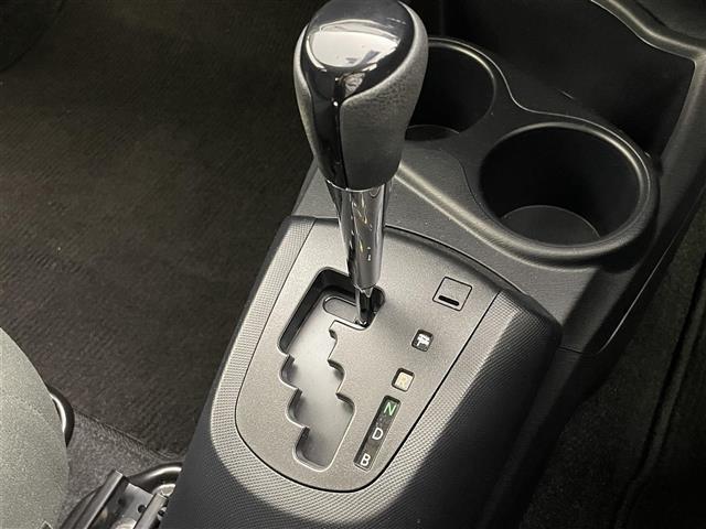 アクア S スタイルブラック 純正SDナビ バックカメラ プッシュスタート スマートキー ビルトインETC アイドリングストップ LEDヘッドライト トヨタセーフティセンス 衝突軽減ブレーキ レーンキープアシスト 横滑り防止装置(42枚目)