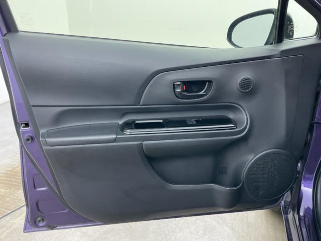 アクア S スタイルブラック 純正SDナビ バックカメラ プッシュスタート スマートキー ビルトインETC アイドリングストップ LEDヘッドライト トヨタセーフティセンス 衝突軽減ブレーキ レーンキープアシスト 横滑り防止装置(49枚目)