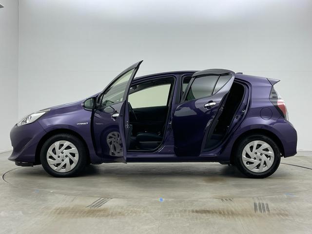 アクア S スタイルブラック 純正SDナビ バックカメラ プッシュスタート スマートキー ビルトインETC アイドリングストップ LEDヘッドライト トヨタセーフティセンス 衝突軽減ブレーキ レーンキープアシスト 横滑り防止装置(70枚目)