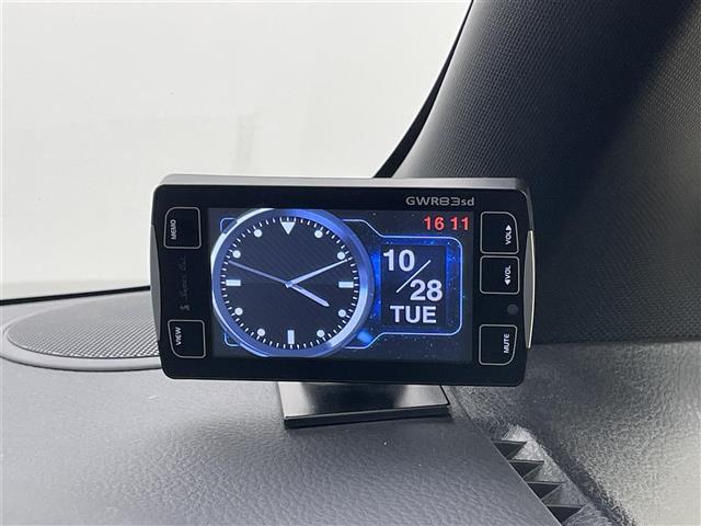 ヴォクシー ＺＳ　煌ＩＩＩ　アルパイン１１インチナビ　社外１２．８インチ後席モニター　ユピテルレーダー　両側パワースライド　ビルトインＥＴＣ　ＬＥＤライト　クルーズコントロール　バックカメラ　ドライブレコーダー　衝突軽減ブレーキ（6枚目）