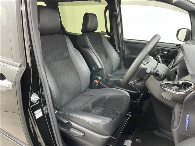 ヴォクシー ＺＳ　煌ＩＩＩ　アルパイン１１インチナビ　社外１２．８インチ後席モニター　ユピテルレーダー　両側パワースライド　ビルトインＥＴＣ　ＬＥＤライト　クルーズコントロール　バックカメラ　ドライブレコーダー　衝突軽減ブレーキ（8枚目）