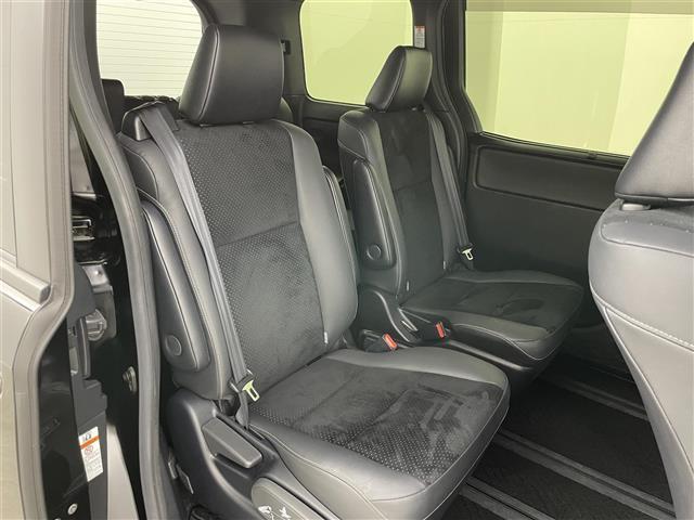 ヴォクシー ＺＳ　煌ＩＩＩ　アルパイン１１インチナビ　社外１２．８インチ後席モニター　ユピテルレーダー　両側パワースライド　ビルトインＥＴＣ　ＬＥＤライト　クルーズコントロール　バックカメラ　ドライブレコーダー　衝突軽減ブレーキ（9枚目）