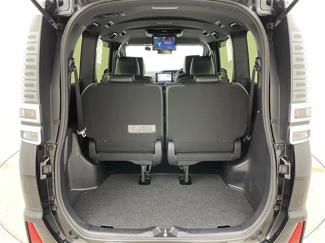 ヴォクシー ＺＳ　煌ＩＩＩ　アルパイン１１インチナビ　社外１２．８インチ後席モニター　ユピテルレーダー　両側パワースライド　ビルトインＥＴＣ　ＬＥＤライト　クルーズコントロール　バックカメラ　ドライブレコーダー　衝突軽減ブレーキ（14枚目）