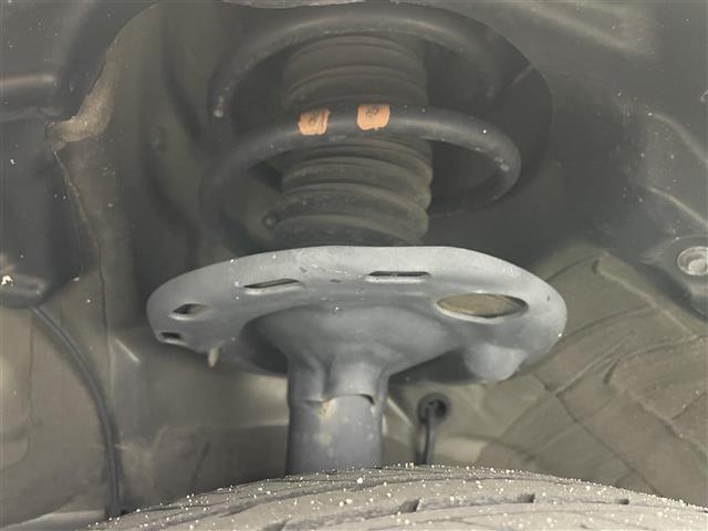 ヴォクシー ＺＳ　煌ＩＩＩ　アルパイン１１インチナビ　社外１２．８インチ後席モニター　ユピテルレーダー　両側パワースライド　ビルトインＥＴＣ　ＬＥＤライト　クルーズコントロール　バックカメラ　ドライブレコーダー　衝突軽減ブレーキ（22枚目）