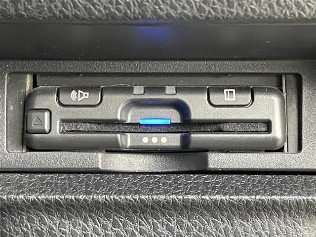 ヴォクシー ＺＳ　煌ＩＩＩ　アルパイン１１インチナビ　社外１２．８インチ後席モニター　ユピテルレーダー　両側パワースライド　ビルトインＥＴＣ　ＬＥＤライト　クルーズコントロール　バックカメラ　ドライブレコーダー　衝突軽減ブレーキ（25枚目）