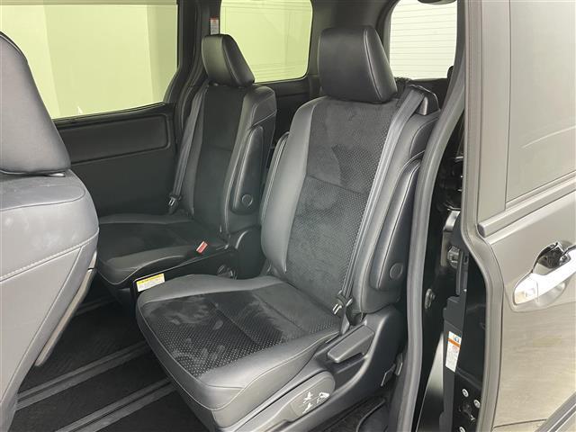 ヴォクシー ＺＳ　煌ＩＩＩ　アルパイン１１インチナビ　社外１２．８インチ後席モニター　ユピテルレーダー　両側パワースライド　ビルトインＥＴＣ　ＬＥＤライト　クルーズコントロール　バックカメラ　ドライブレコーダー　衝突軽減ブレーキ（55枚目）