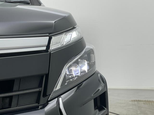 ヴォクシー ＺＳ　煌ＩＩＩ　アルパイン１１インチナビ　社外１２．８インチ後席モニター　ユピテルレーダー　両側パワースライド　ビルトインＥＴＣ　ＬＥＤライト　クルーズコントロール　バックカメラ　ドライブレコーダー　衝突軽減ブレーキ（65枚目）