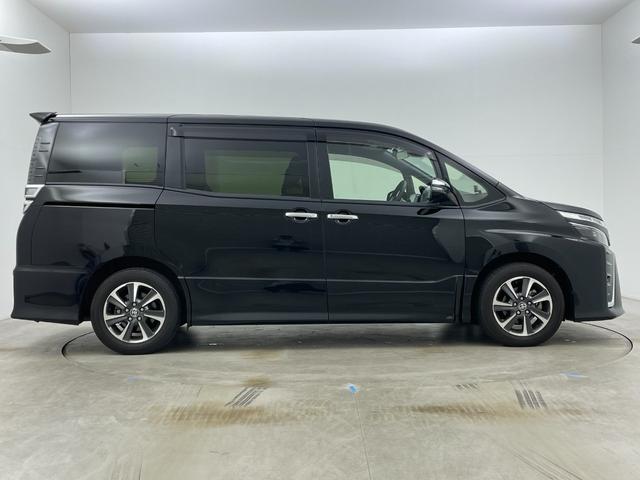 ヴォクシー ＺＳ　煌ＩＩＩ　アルパイン１１インチナビ　社外１２．８インチ後席モニター　ユピテルレーダー　両側パワースライド　ビルトインＥＴＣ　ＬＥＤライト　クルーズコントロール　バックカメラ　ドライブレコーダー　衝突軽減ブレーキ（67枚目）