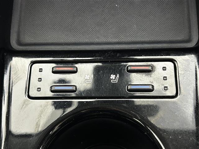 プリウス Aプレミアム モデリスタエアロ 純正9インチナビ バックカメラ AC100V パーキングアシスト 合皮シート パワーシート ベンチレーション HUD ビルトインETC ドライブレコーダー トヨタセーフティーセンス(4枚目)