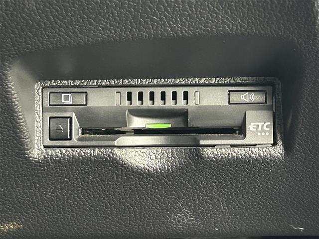 プリウス Aプレミアム モデリスタエアロ 純正9インチナビ バックカメラ AC100V パーキングアシスト 合皮シート パワーシート ベンチレーション HUD ビルトインETC ドライブレコーダー トヨタセーフティーセンス(5枚目)