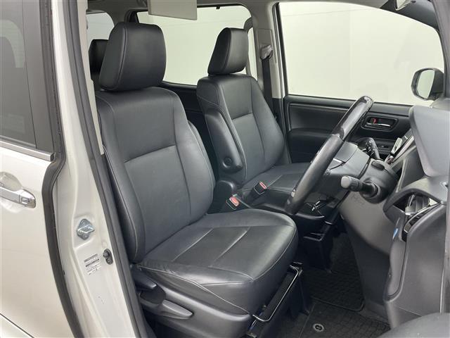 エスクァイア Gi 純正9インチナビ 純正12.1インチ後席モニター TRDエアロ TRDホイール ビルトインETC2.0 両側電動スライドドア クルーズコントロール 合皮シート シートヒーター 衝突軽減ブレーキ LED(8枚目)