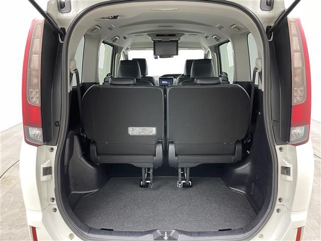 エスクァイア Gi 純正9インチナビ 純正12.1インチ後席モニター TRDエアロ TRDホイール ビルトインETC2.0 両側電動スライドドア クルーズコントロール 合皮シート シートヒーター 衝突軽減ブレーキ LED(13枚目)