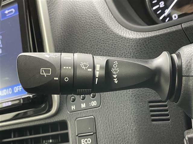 エスクァイア Gi 純正9インチナビ 純正12.1インチ後席モニター TRDエアロ TRDホイール ビルトインETC2.0 両側電動スライドドア クルーズコントロール 合皮シート シートヒーター 衝突軽減ブレーキ LED(31枚目)