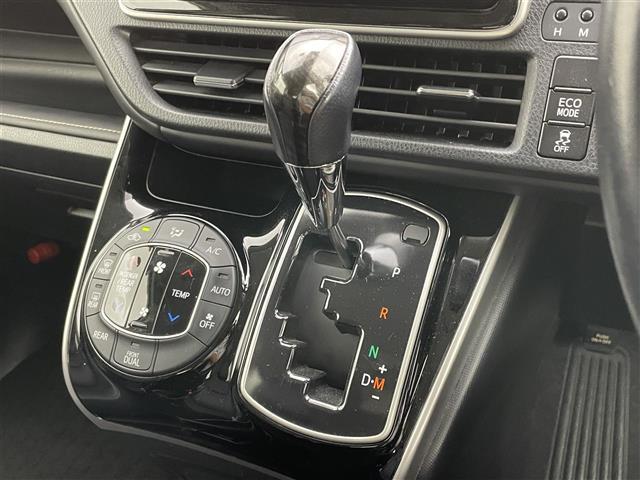 エスクァイア Gi 純正9インチナビ 純正12.1インチ後席モニター TRDエアロ TRDホイール ビルトインETC2.0 両側電動スライドドア クルーズコントロール 合皮シート シートヒーター 衝突軽減ブレーキ LED(34枚目)