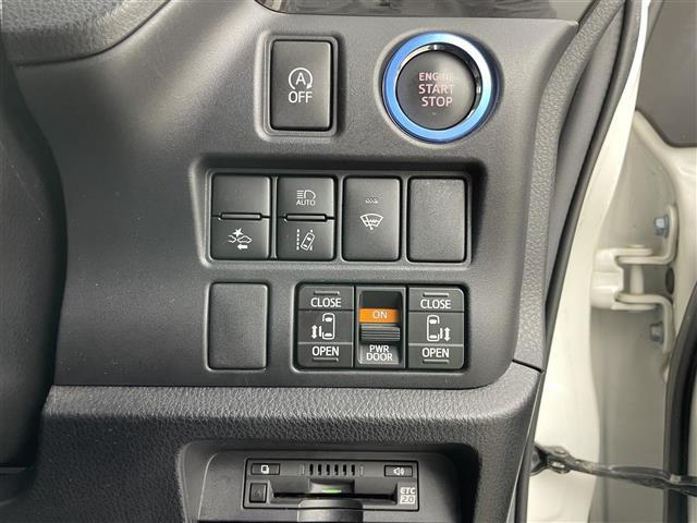 エスクァイア Gi 純正9インチナビ 純正12.1インチ後席モニター TRDエアロ TRDホイール ビルトインETC2.0 両側電動スライドドア クルーズコントロール 合皮シート シートヒーター 衝突軽減ブレーキ LED(35枚目)