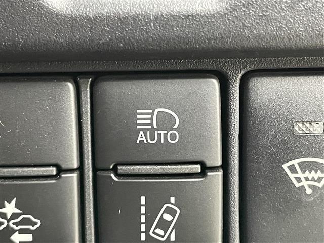 エスクァイア Gi 純正9インチナビ 純正12.1インチ後席モニター TRDエアロ TRDホイール ビルトインETC2.0 両側電動スライドドア クルーズコントロール 合皮シート シートヒーター 衝突軽減ブレーキ LED(38枚目)