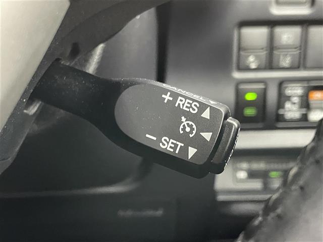 ノア Si ダブルバイビーII 純正10インチナビ バックカメラ 両側電動スライドドア クルーズコントロール ドライブレコーダー ビルトインETC 衝突軽減ブレーキ LEDヘッドライト ハーフレザーシート スマートキー スペアキー(6枚目)