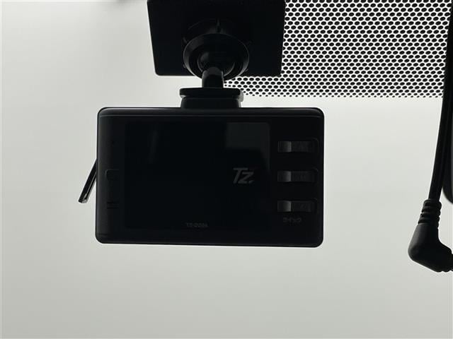 ノア Si ダブルバイビーII 純正10インチナビ バックカメラ 両側電動スライドドア クルーズコントロール ドライブレコーダー ビルトインETC 衝突軽減ブレーキ LEDヘッドライト ハーフレザーシート スマートキー スペアキー(7枚目)