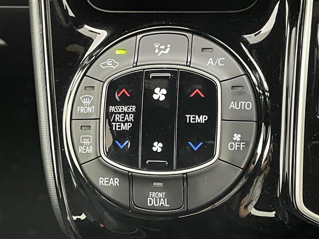 ノア Si ダブルバイビーII 純正10インチナビ バックカメラ 両側電動スライドドア クルーズコントロール ドライブレコーダー ビルトインETC 衝突軽減ブレーキ LEDヘッドライト ハーフレザーシート スマートキー スペアキー(33枚目)