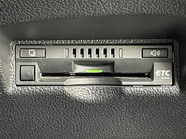 プリウス Sツーリングセレクション・ブラックエディション 純正8インチディスプレイオーディオ AC100V電源 バックカメラ 追従型クルーズコントロール シートヒーター 合皮シート 衝突軽減ブレーキ 前後ドライブレコーダー ビルトインETC コーナーセンサー(5枚目)