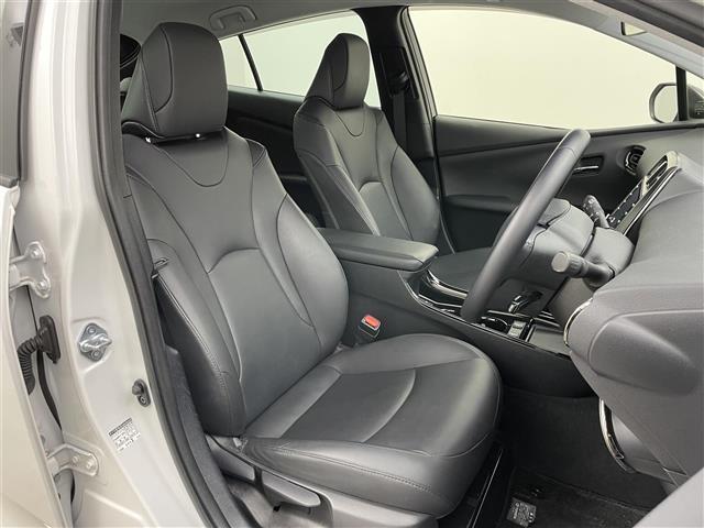 プリウス Sツーリングセレクション・ブラックエディション 純正8インチディスプレイオーディオ AC100V電源 バックカメラ 追従型クルーズコントロール シートヒーター 合皮シート 衝突軽減ブレーキ 前後ドライブレコーダー ビルトインETC コーナーセンサー(8枚目)