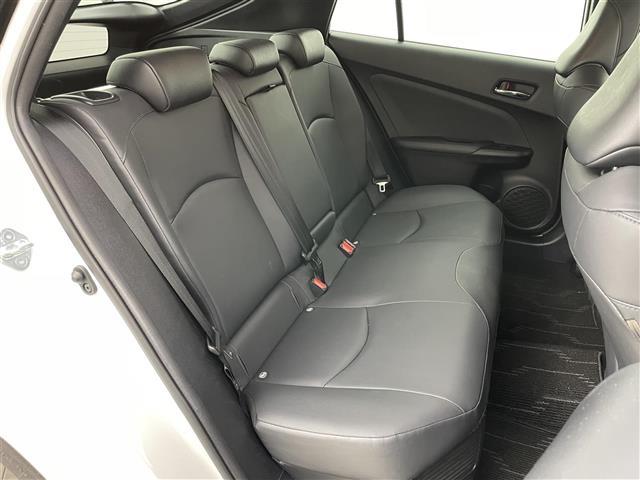 プリウス Sツーリングセレクション・ブラックエディション 純正8インチディスプレイオーディオ AC100V電源 バックカメラ 追従型クルーズコントロール シートヒーター 合皮シート 衝突軽減ブレーキ 前後ドライブレコーダー ビルトインETC コーナーセンサー(9枚目)