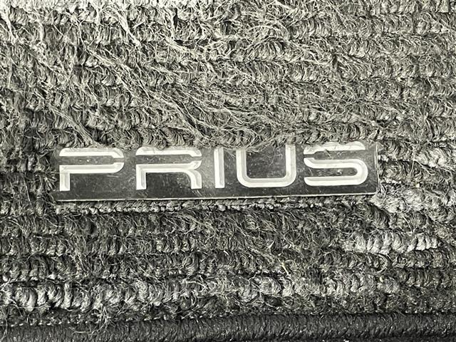 プリウス Sツーリングセレクション・ブラックエディション 純正8インチディスプレイオーディオ AC100V電源 バックカメラ 追従型クルーズコントロール シートヒーター 合皮シート 衝突軽減ブレーキ 前後ドライブレコーダー ビルトインETC コーナーセンサー(41枚目)