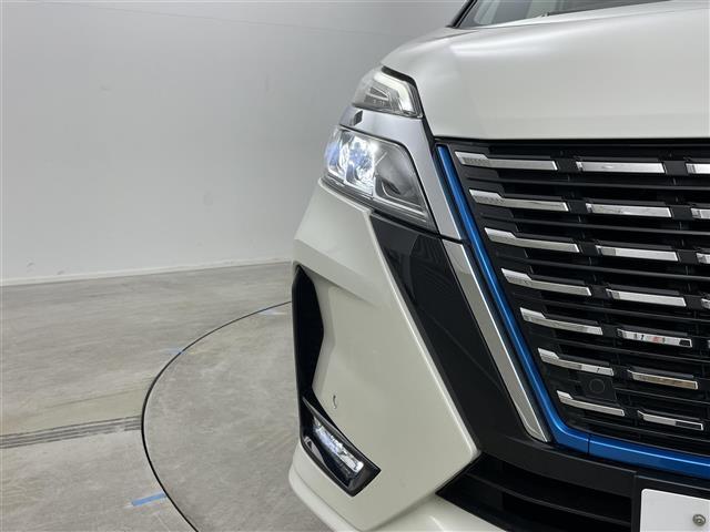 セレナ e-パワー ハイウェイスターV プロパイロット アラウンドビューモニター デジタルインナーミラー 純正9インチナビ 両側パワースライドドア ビルトインETC 純正ドライブレコーダー レーンキープアシスト シートヒーター オートライト(15枚目)