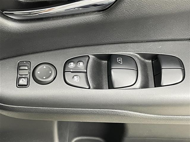 セレナ e-パワー ハイウェイスターV プロパイロット アラウンドビューモニター デジタルインナーミラー 純正9インチナビ 両側パワースライドドア ビルトインETC 純正ドライブレコーダー レーンキープアシスト シートヒーター オートライト(39枚目)