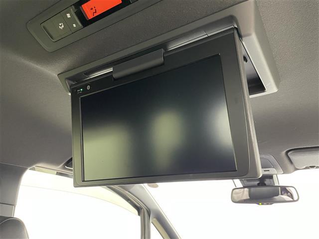 エスクァイア Gi プレミアムパッケージ ブラックテーラード 純正9インチSDナビ 純正12インチフリップダウンモニター バックカメラ ビルトインETC 両側パワースライドドア トヨタセーフティセンス 衝突軽減ブレーキ 先行車発信通知機能 横滑り防止装置(4枚目)