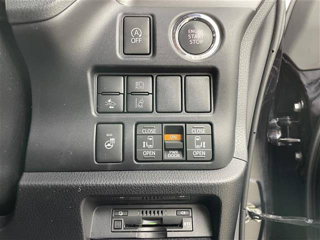 エスクァイア Gi プレミアムパッケージ ブラックテーラード 純正9インチSDナビ 純正12インチフリップダウンモニター バックカメラ ビルトインETC 両側パワースライドドア トヨタセーフティセンス 衝突軽減ブレーキ 先行車発信通知機能 横滑り防止装置(24枚目)