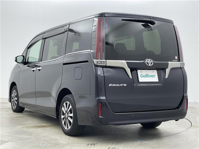 エスクァイア Gi プレミアムパッケージ ブラックテーラード 純正9インチSDナビ 純正12インチフリップダウンモニター バックカメラ ビルトインETC 両側パワースライドドア トヨタセーフティセンス 衝突軽減ブレーキ 先行車発信通知機能 横滑り防止装置(43枚目)