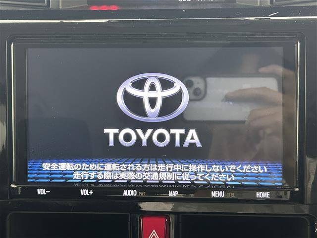 ルーミー カスタムＧ－Ｔ　純正９インチナビ　全周囲カメラ　ビルトインＥＴＣ　ドライブレコーダー　両側パワースライドドア　スマートアシスト　オートブレーキホールド　電動パーキング　ＬＥＤヘッドライト　純正フロアマット　純正アルミ（2枚目）